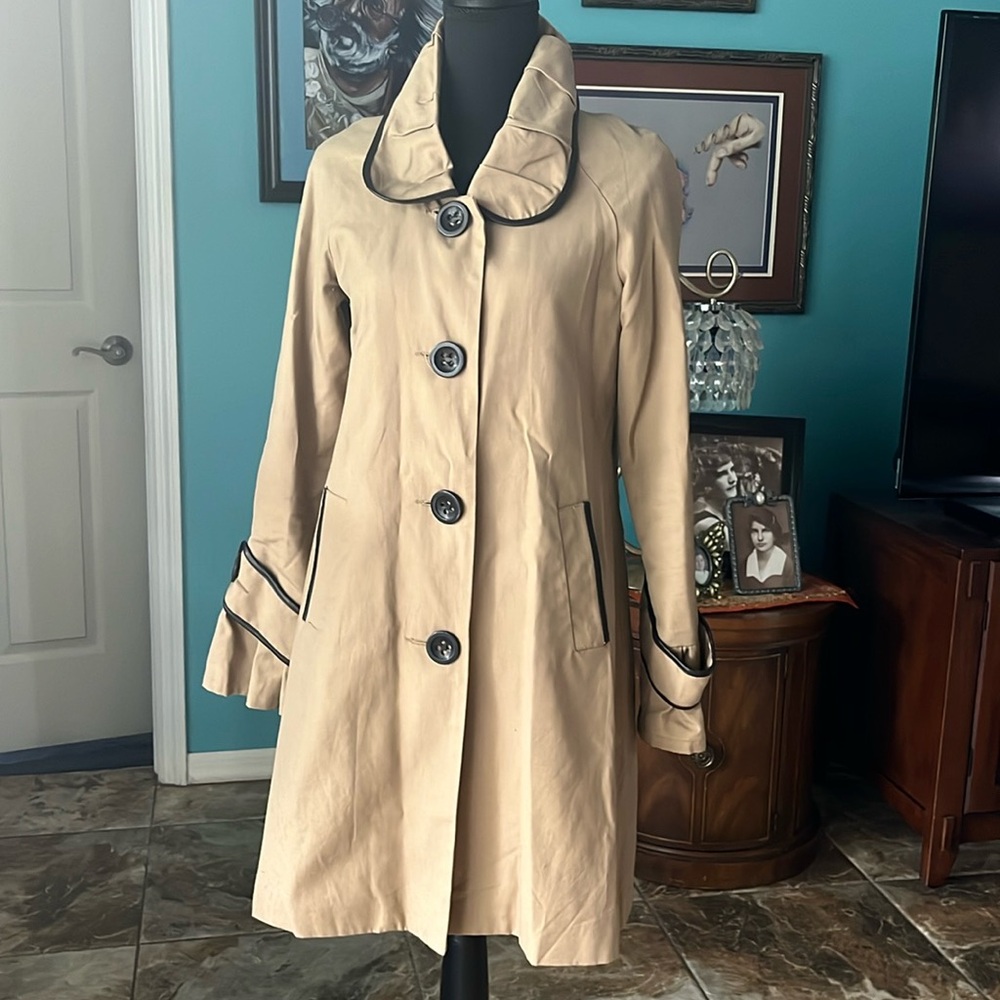 Tan mid thigh dressy light weight button up  jacket size m bb Dakota